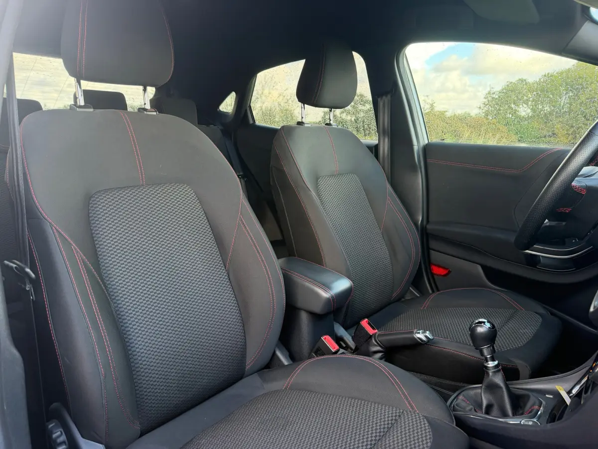 1.0 EcoBoost ST-Line - Solar Silver - Winterpakket/Virtual/Carplay - 1e eigenaar