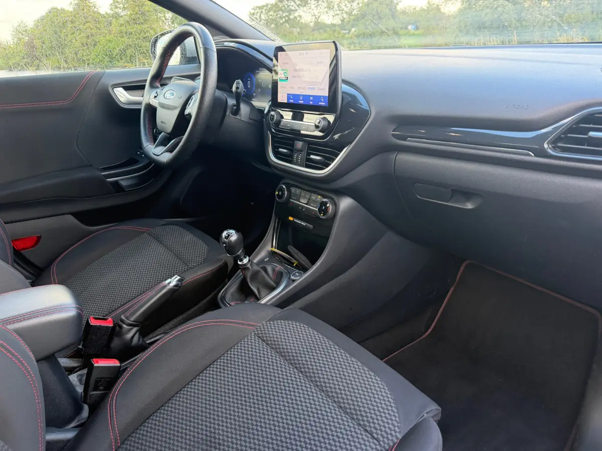 1.0 EcoBoost ST-Line - Solar Silver - Winterpakket/Virtual/Carplay - 1e eigenaar