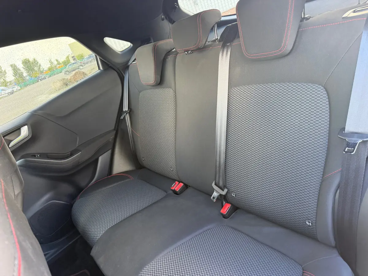 1.0 EcoBoost ST-Line - Solar Silver - Winterpakket/Virtual/Carplay - 1e eigenaar