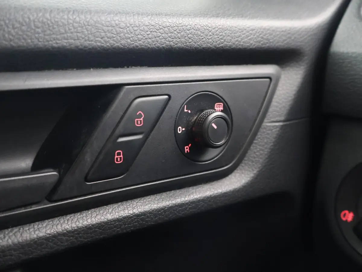 2.0 TDI BMT EURO 6 + AIRCO | ORIG. NL | SIDEBARS