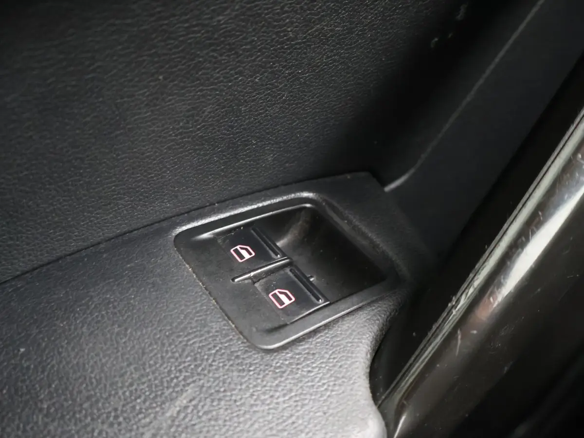 2.0 TDI BMT EURO 6 + AIRCO | ORIG. NL | SIDEBARS