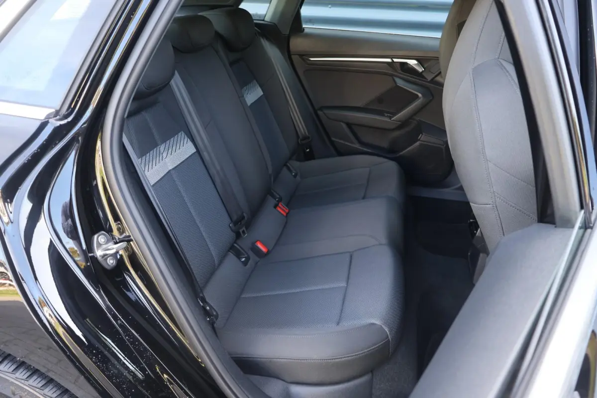 30 TFSI 110pk Advanced Edition | Cruise control | App-Connect | Parkeersensoren achter