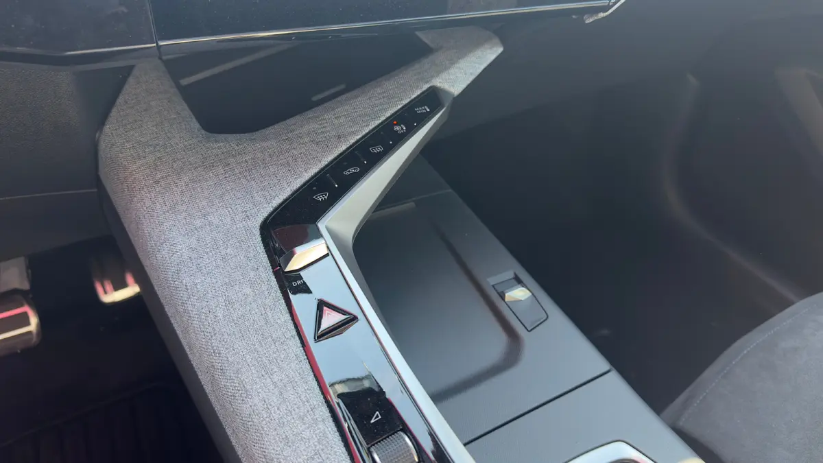 GT | Adaptieve cruise control met Stop&Go functie | Elektrische parkeerrem | Extra getinte achterste zijruiten en achterruit