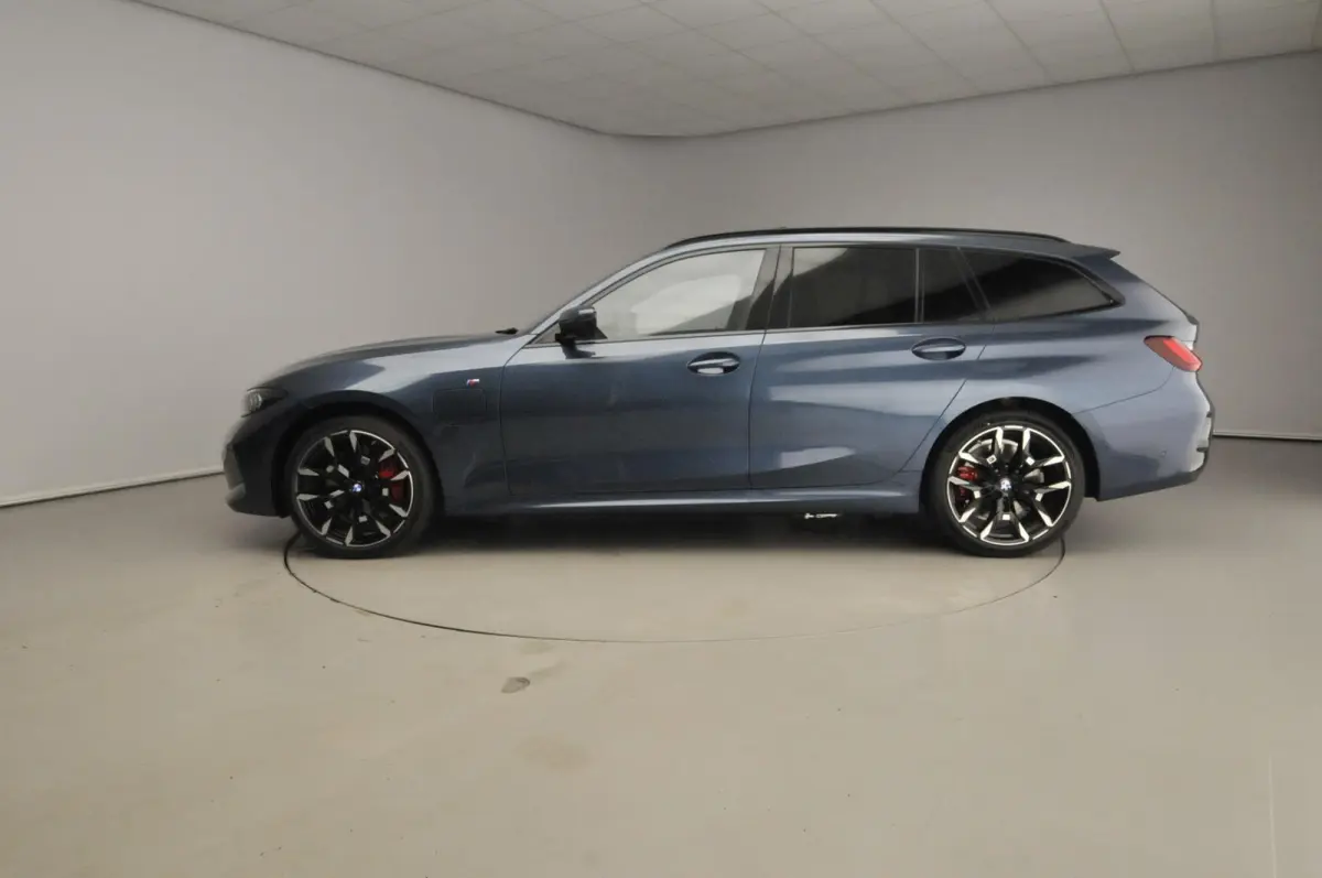 330e | M Sportpakket Pro | Innovation Pack | Comfort Pack | Panoramadak | Harman Kardon | Trekhaak | Driving Assistant Profesional |