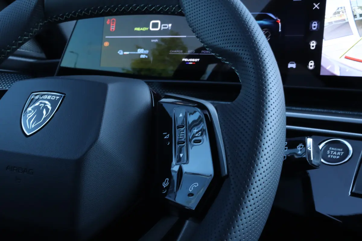 GT | Adaptieve cruise control met Stop&Go functie | LED 3D-achterlichten | Pack Safety Plus