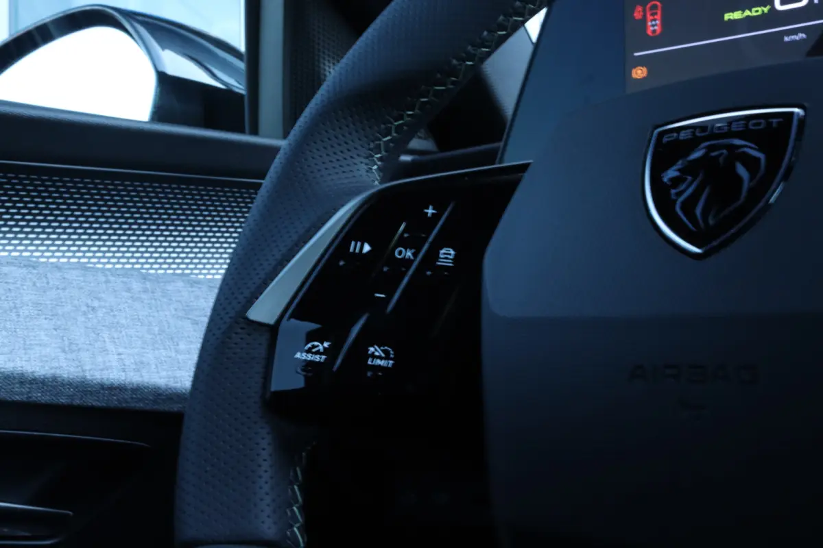 GT | Adaptieve cruise control met Stop&Go functie | LED 3D-achterlichten | Pack Safety Plus