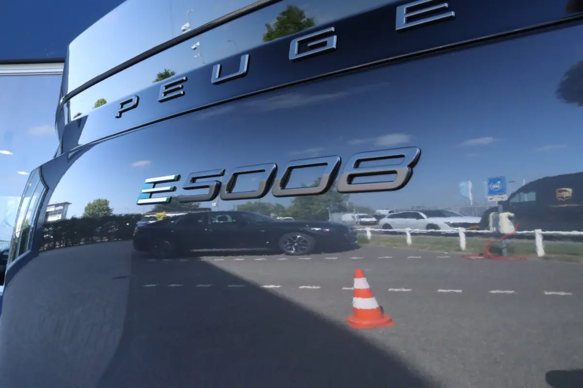 GT | Adaptieve cruise control met Stop&Go functie | LED 3D-achterlichten | Pack Safety Plus