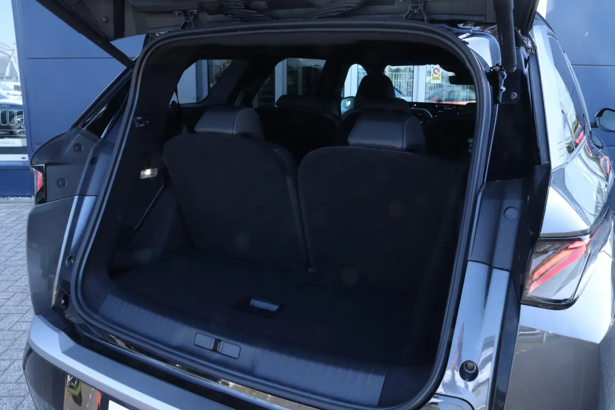 GT | Adaptieve cruise control met Stop&Go functie | LED 3D-achterlichten | Pack Safety Plus