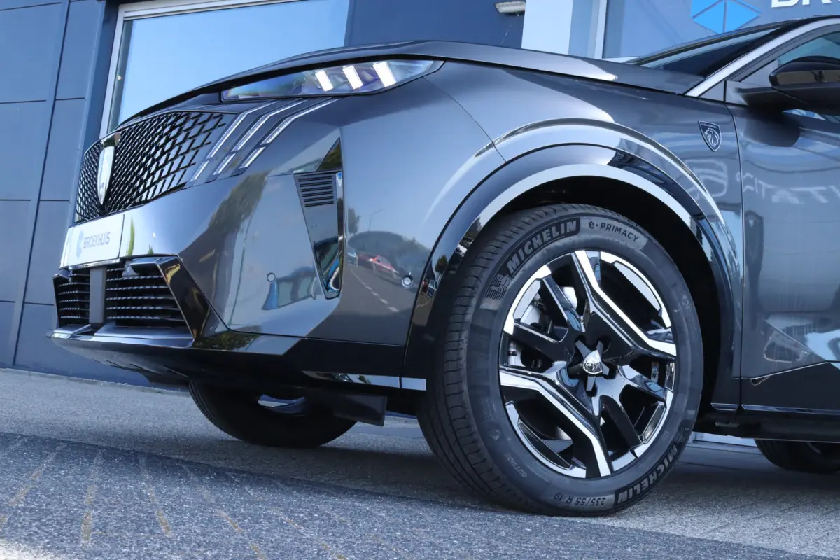GT | Adaptieve cruise control met Stop&Go functie | LED 3D-achterlichten | Pack Safety Plus