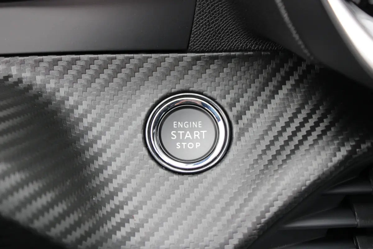 Allure | Active Safety Brake met camera en radar (automatisch noodremsysteem) met Distance Alert (waarschuwing dreigende aanrijding) | Advanced Active Safety Brake met camera en radar | Clim