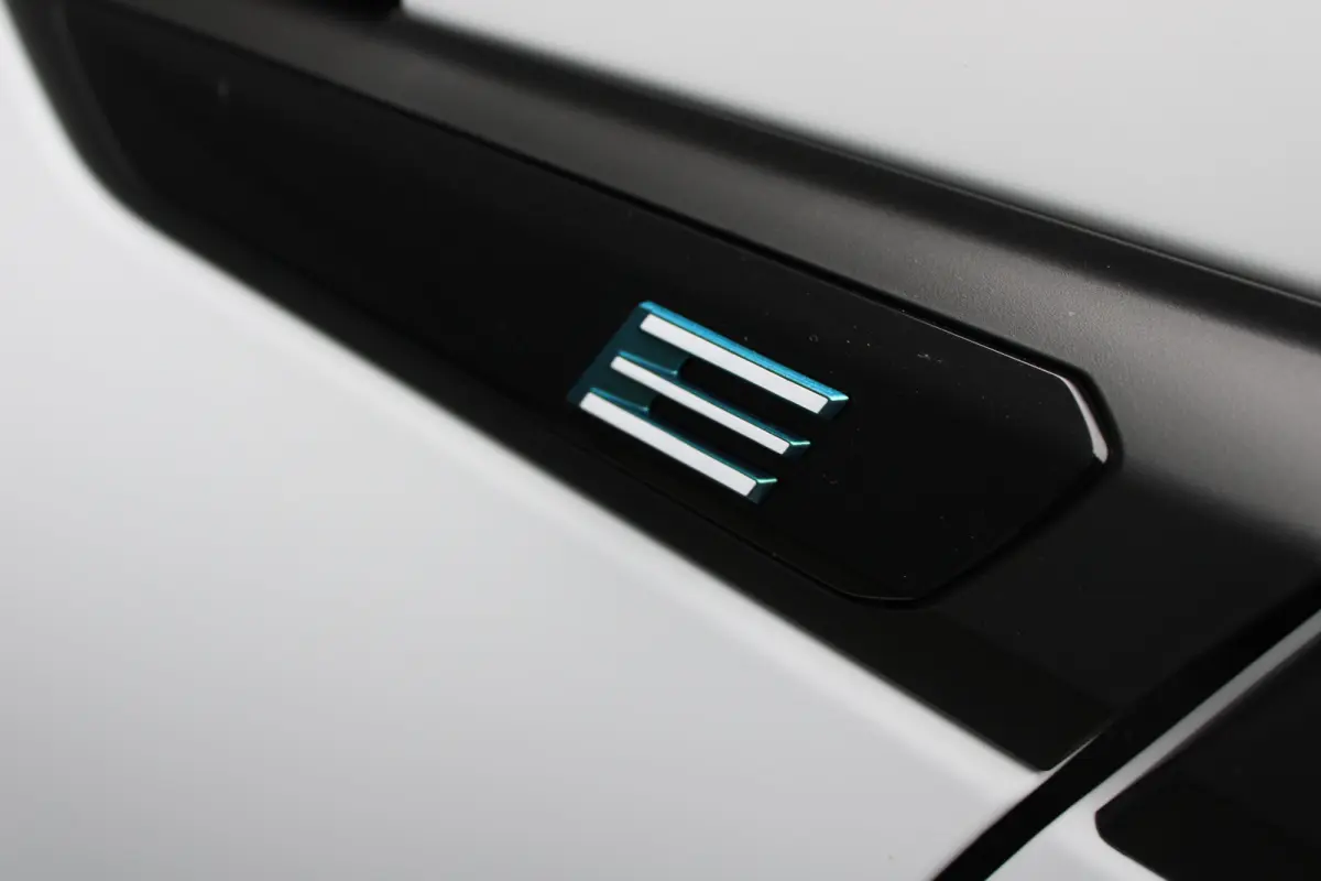 Allure | Active Safety Brake met camera en radar (automatisch noodremsysteem) met Distance Alert (waarschuwing dreigende aanrijding) | Advanced Active Safety Brake met camera en radar | Clim