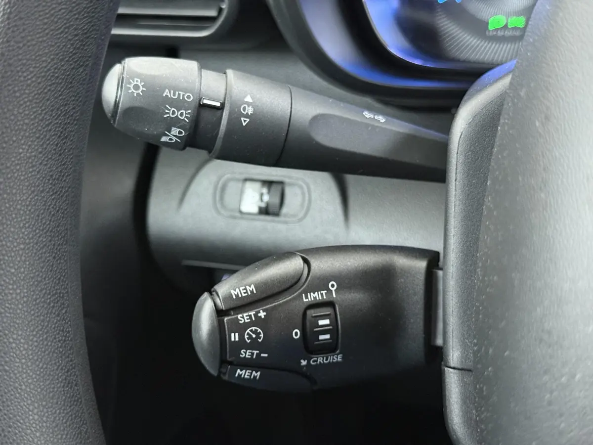 Feel 50 kWh 22.000KM!| SOH 100% | CRUISE| STANDKACHEL | LANE ASSIST