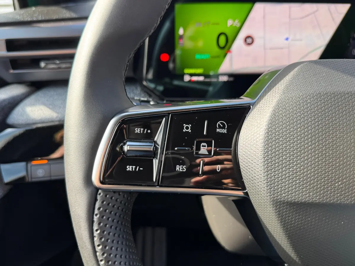 1.8 Full-Hybrid 160 techno,Navigatie,Safety pakket,Adap.Cruise,360Camera,4Season banden
