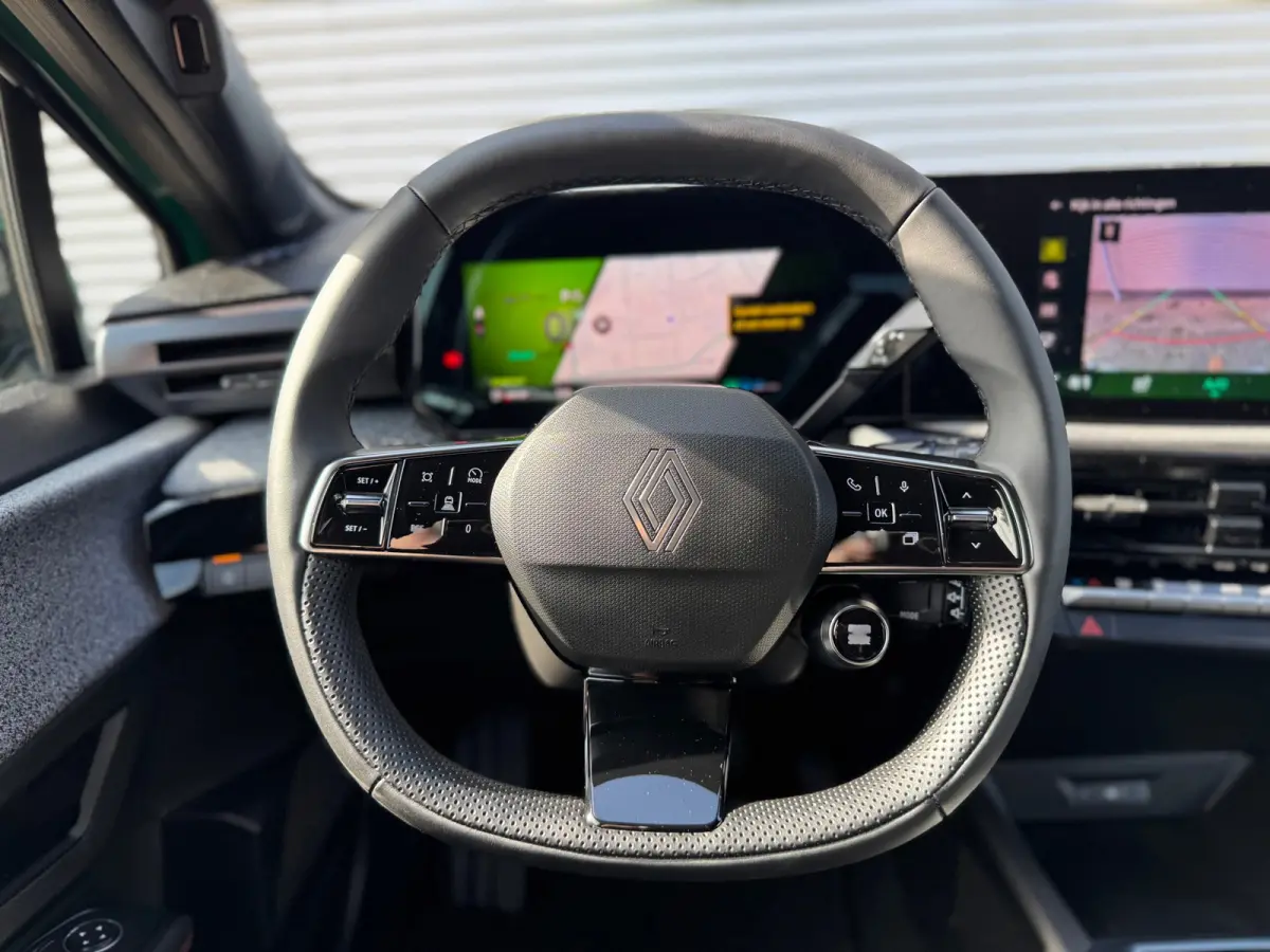 1.8 Full-Hybrid 160 techno,Navigatie,Safety pakket,Adap.Cruise,360Camera,4Season banden
