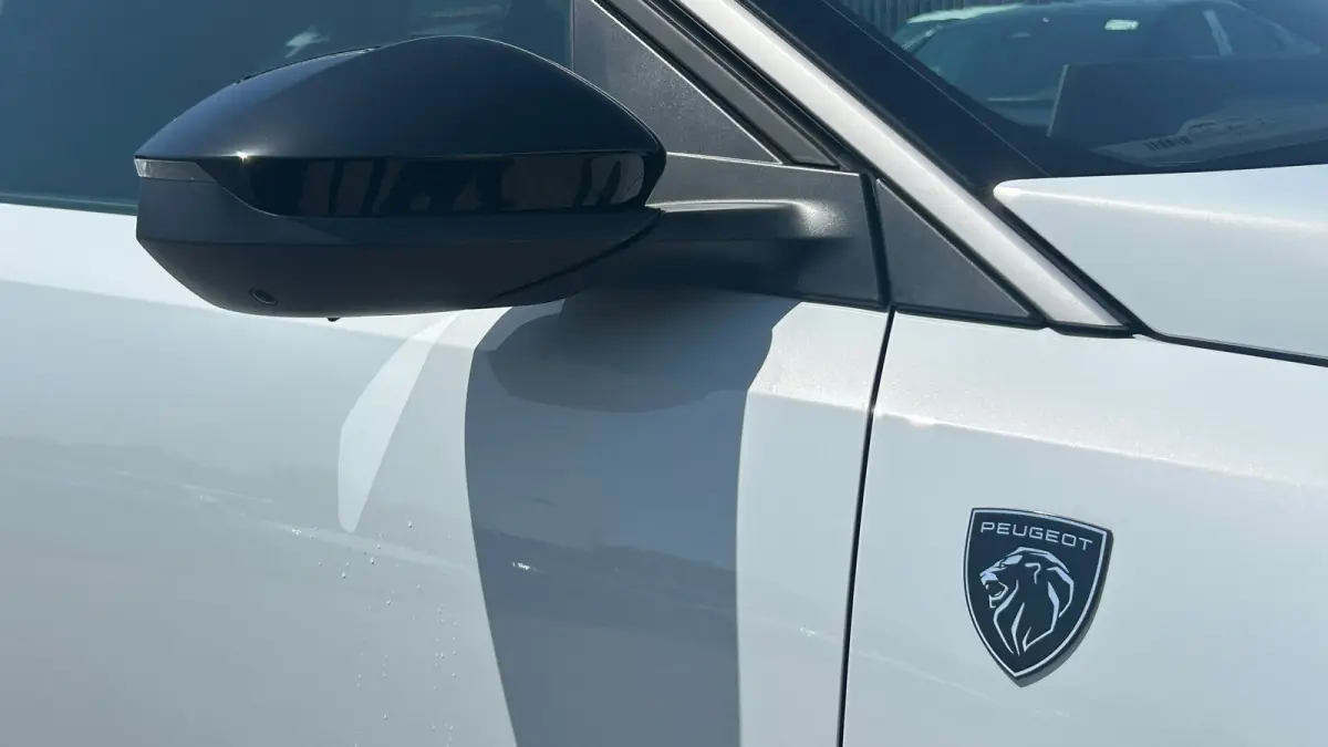 GT Exclusive | Elektrische parkeerrem | Extra getinte achterste zijruiten en achterruit