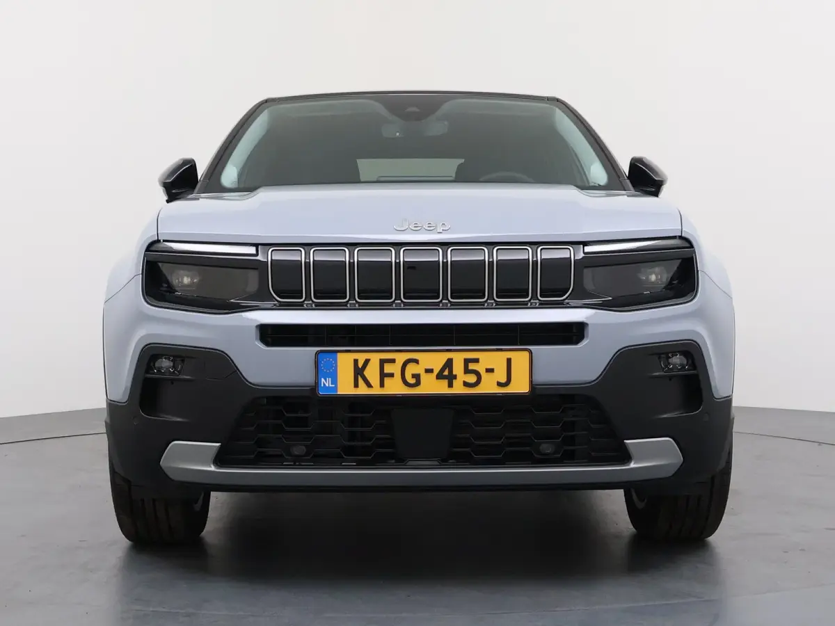 Summit 54Kwh | 10,25 inch digitaal configureerbaar instrumentenpaneel | 10,25" Infotainment met draadloos Apple Carplay en Android Auto | 18" Diamond Cut lichtmetalen velgen