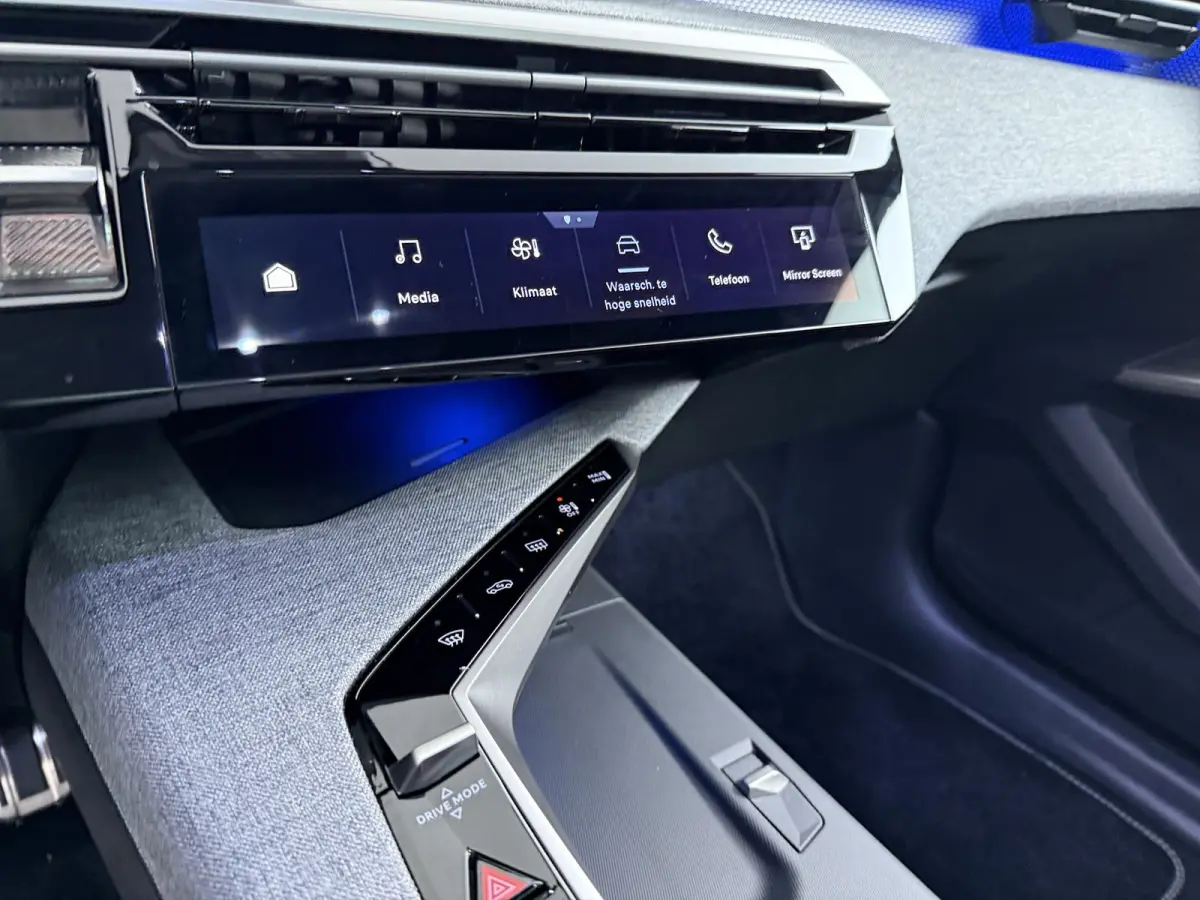 | Demo Deal | GT | Adaptieve cruise control met Stop&Go functie | Panoramisch schuifdak Pack | Verwarmbare voorstoelen