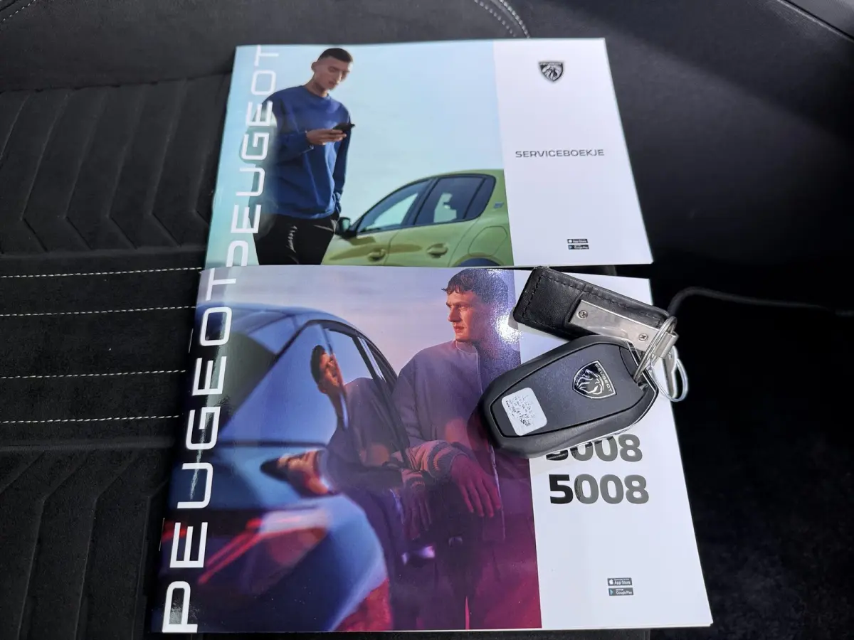 | Demo Deal | GT | Adaptieve cruise control met Stop&Go functie | Panoramisch schuifdak Pack | Verwarmbare voorstoelen