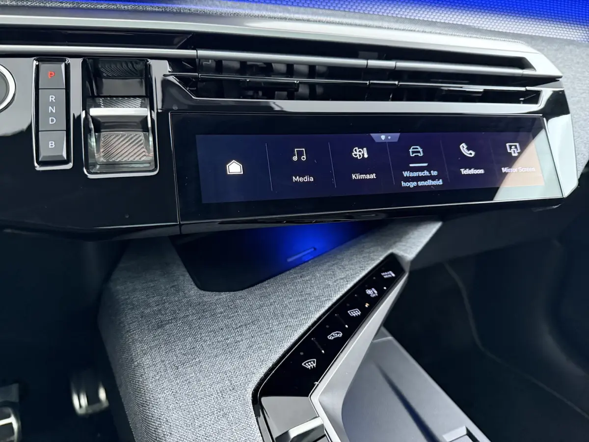 | Demo Deal | GT | Adaptieve cruise control met Stop&Go functie | Panoramisch schuifdak Pack | Verwarmbare voorstoelen