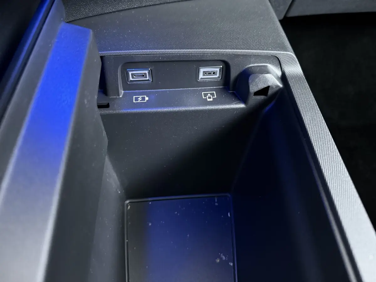 | Demo Deal | GT | Adaptieve cruise control met Stop&Go functie | Panoramisch schuifdak Pack | Verwarmbare voorstoelen