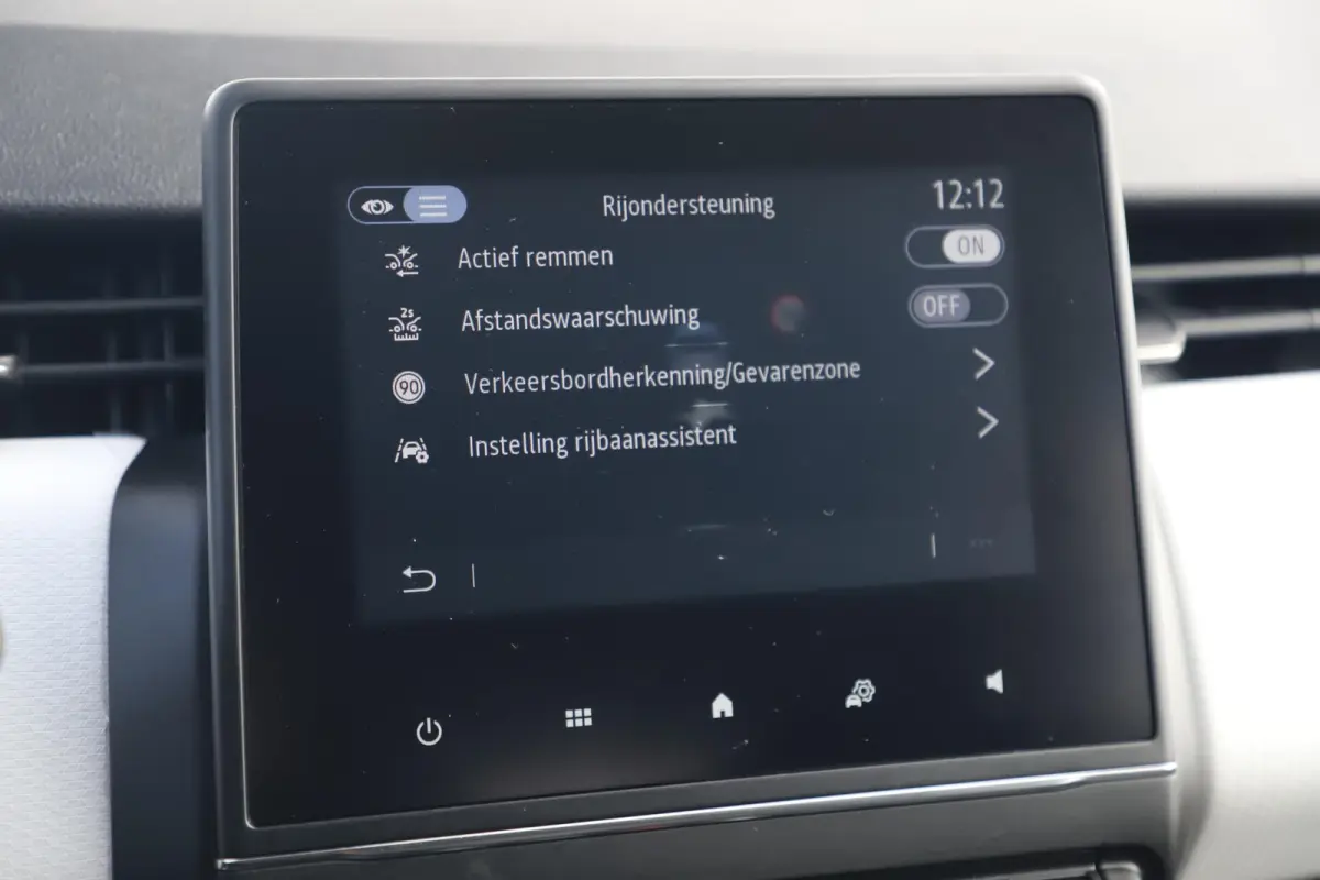 1.0 TCe 90 Evolution Navigatie Achteruitrijcamera LMV Carplay Android Airco Cruise Control Parkeersensor LED