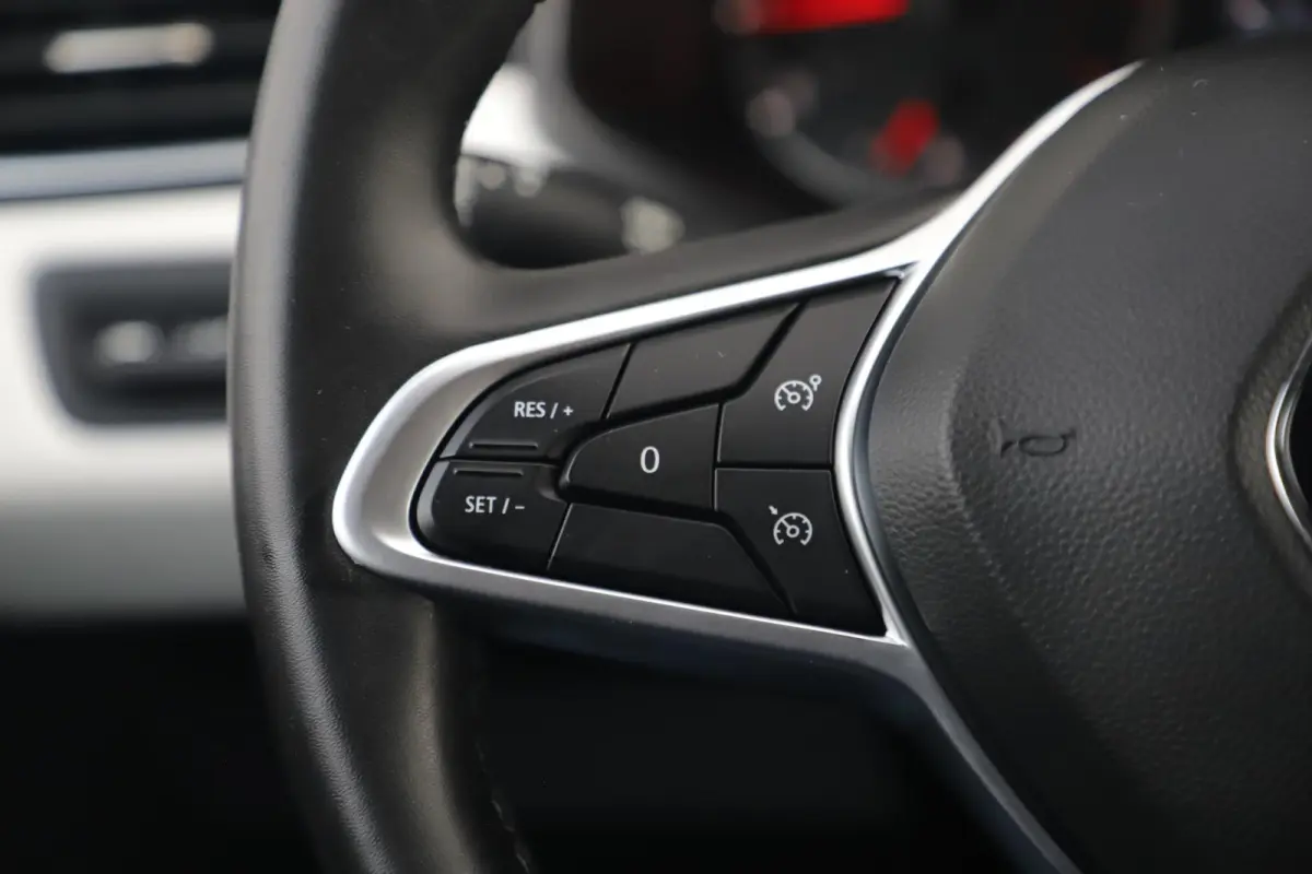 1.0 TCe 90 Evolution Navigatie Achteruitrijcamera LMV Carplay Android Airco Cruise Control Parkeersensor LED