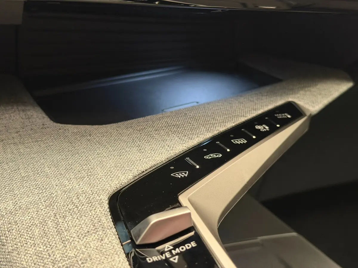 GT | Advanced Active Safety Brake met camera en radar (Pack Safety Plus) | Climate Control | Elektrische parkeerrem