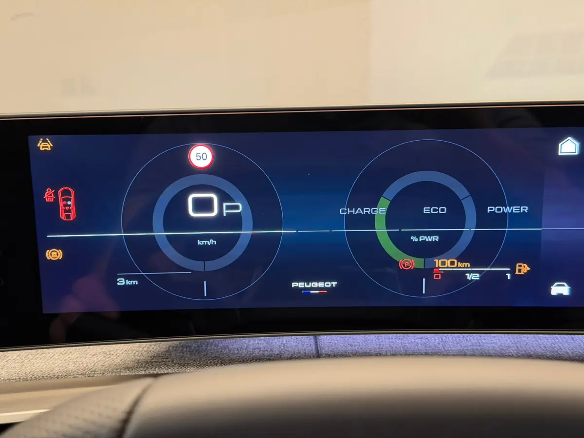 GT | Advanced Active Safety Brake met camera en radar (Pack Safety Plus) | Climate Control | Elektrische parkeerrem