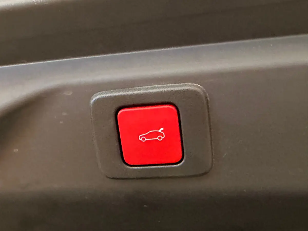 GT | Advanced Active Safety Brake met camera en radar (Pack Safety Plus) | Climate Control | Elektrische parkeerrem