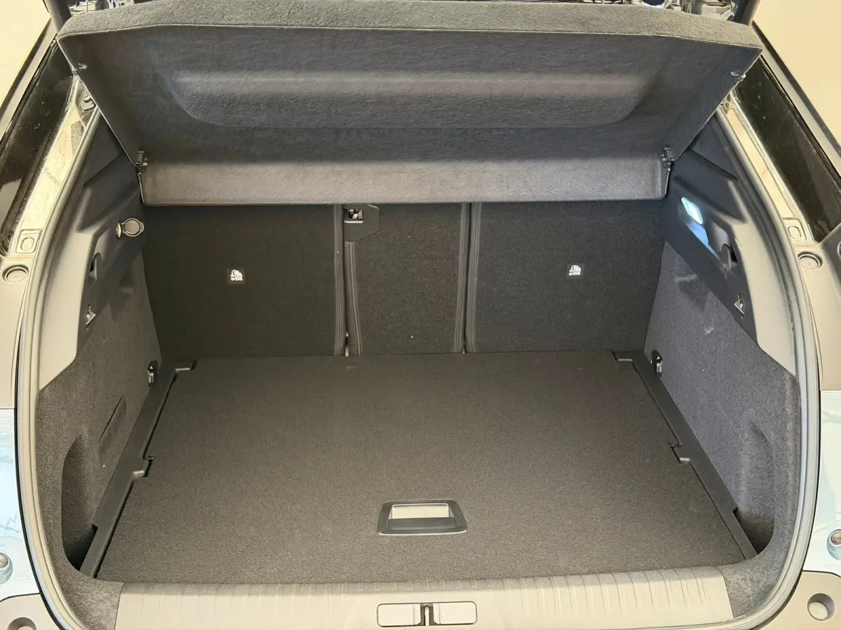 GT | Advanced Active Safety Brake met camera en radar (Pack Safety Plus) | Climate Control | Elektrische parkeerrem
