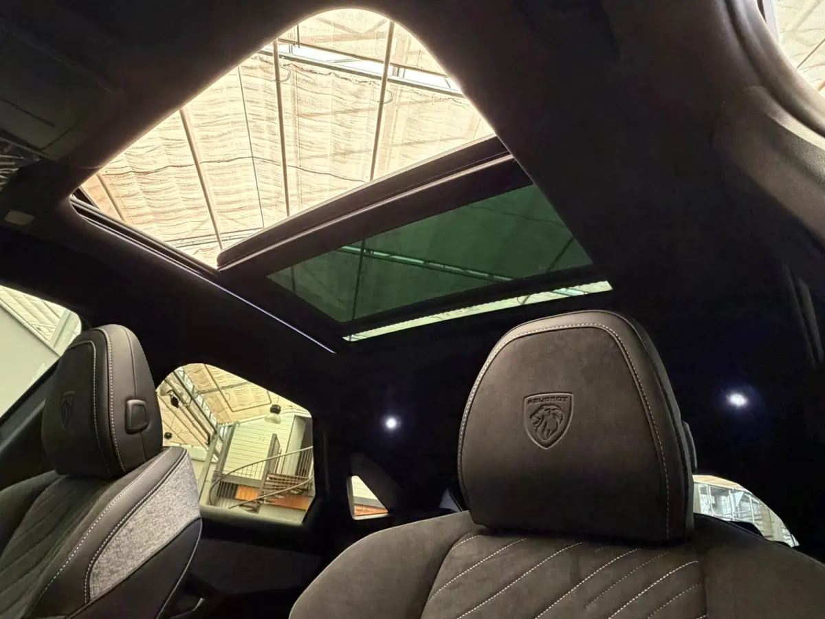 GT | Advanced Active Safety Brake met camera en radar (Pack Safety Plus) | Climate Control | Elektrische parkeerrem