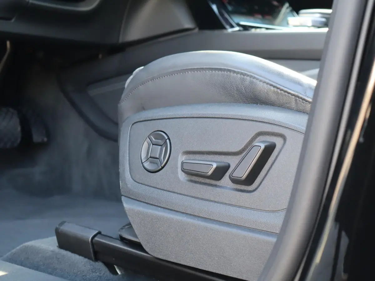 55 quattro 409pk S Edition 95 kWh | SoH 94% | ACC | Luchtvering | Voorstoelen Verwarmd | Achteruitrijcamera
