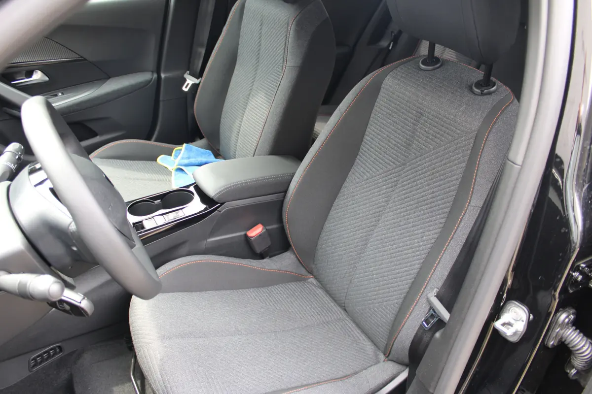 Business Apple Carplay/Android Auto | Cruise Control | Climate Control | Camera