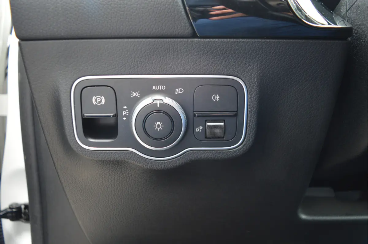 200 Business Solution AMG | CAMERA | SFEERVERLICHTING | CARPLAY |