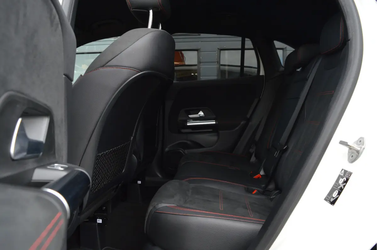 200 Business Solution AMG | CAMERA | SFEERVERLICHTING | CARPLAY |