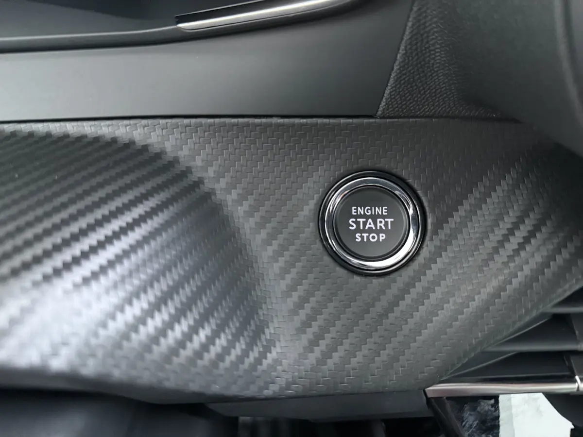 Allure | Active Safety Brake met camera en radar (automatisch noodremsysteem) met Distance Alert (waarschuwing dreigende aanrijding) | Advanced Active Safety Brake met camera en radar | Clim