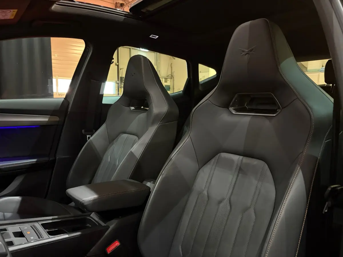 1.4 e-Hybrid VZ Copper Edition Pano Buttons On steering Cam Led Leder Memory Full options!!!