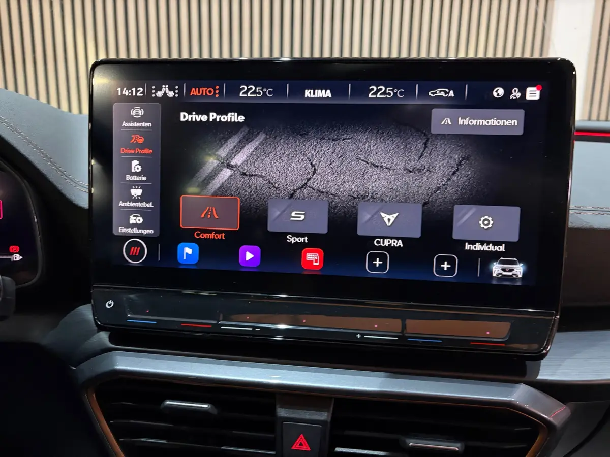 1.4 e-Hybrid VZ Copper Edition Pano Buttons On steering Cam Led Leder Memory Full options!!!