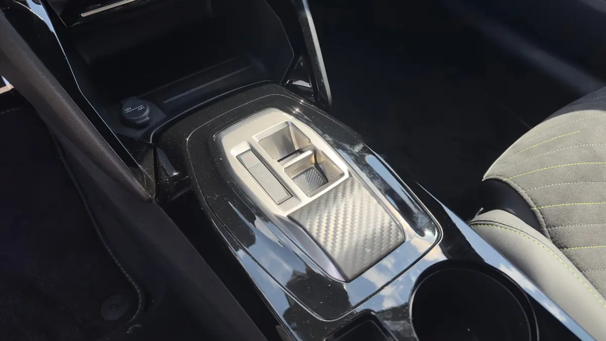 GT | Elektrische parkeerrem | Extra getinte achterste zijruiten en achterruit | Extra getinte achterste zijruiten en achterruit