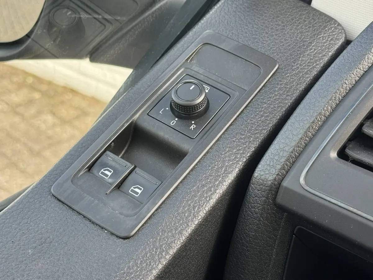 2.0 TDI L1H1 Airco Camera Trekhaak Imperiaal Laadruimte betimmering