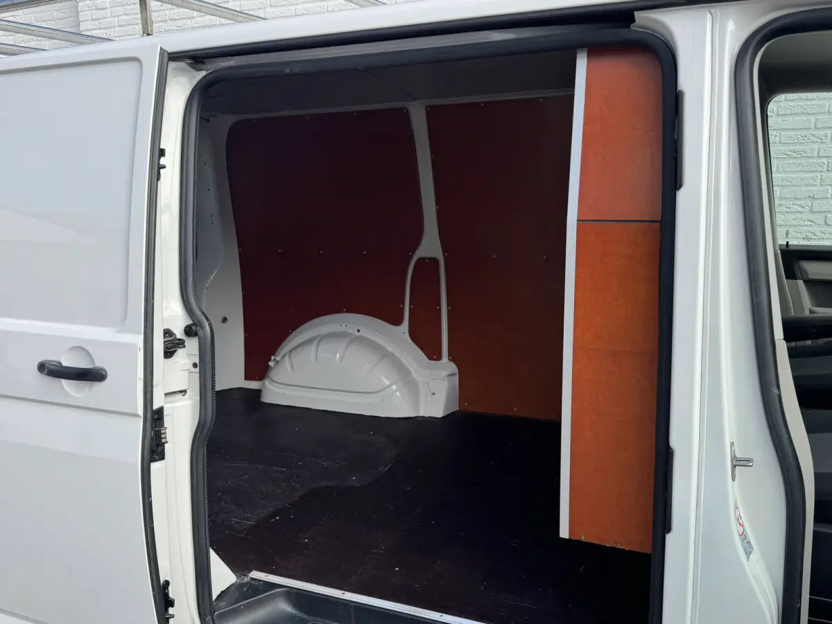 2.0 TDI L1H1 Airco Camera Trekhaak Imperiaal Laadruimte betimmering