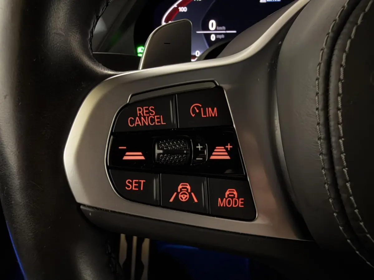 xDrive45e M-Sport Individual Dravitgrau Pano Laser 360º HUD Trekh.