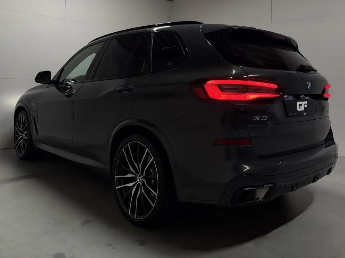 xDrive45e M-Sport Individual Dravitgrau Pano Laser 360º HUD Trekh.