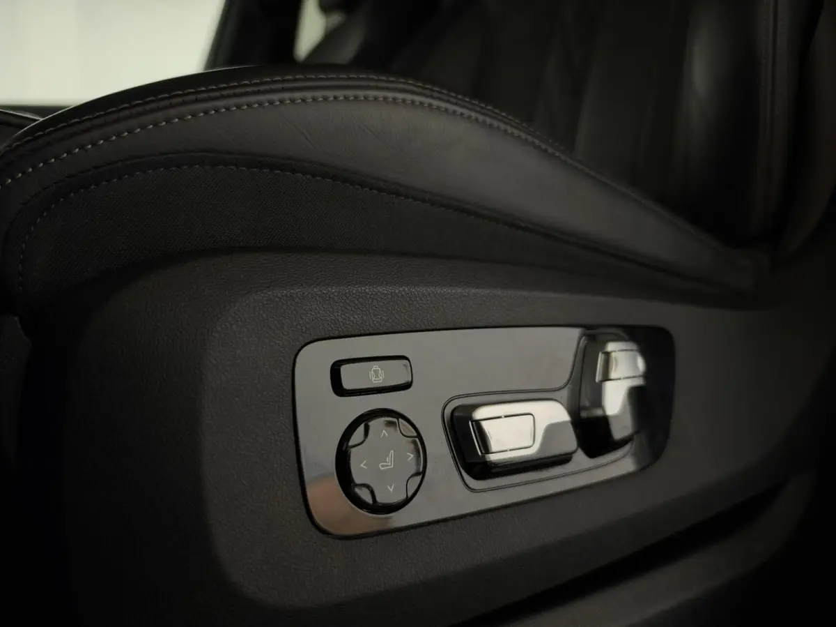 xDrive45e M-Sport Individual Dravitgrau Pano Laser 360º HUD Trekh.