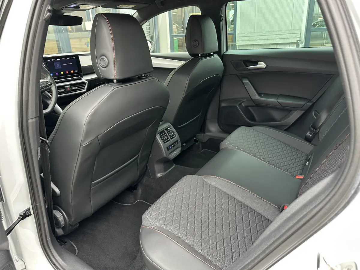 1.5 TSI Style FR Business Intense | Carplay/Adapt.Cruise/18-inch/Sfeerverlichting/LED Koplamp