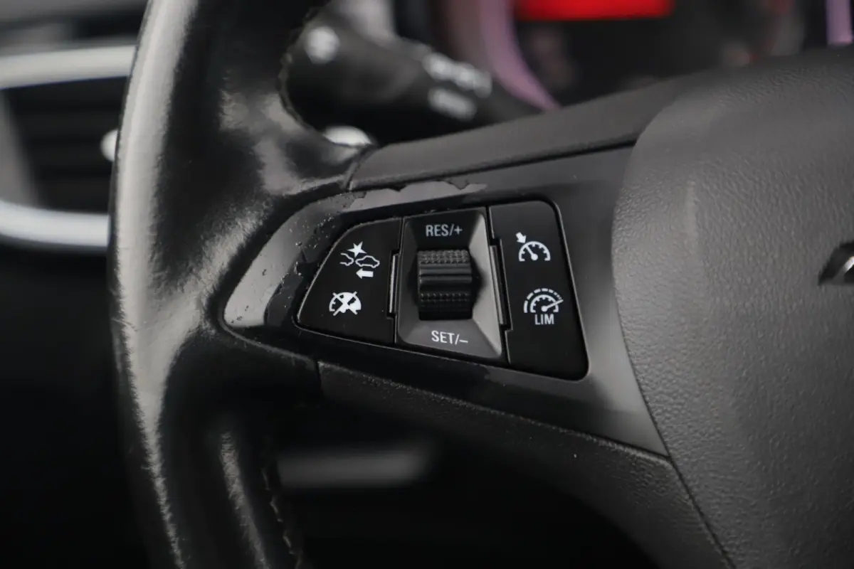 1.2 Design & Tech LMV Navigatie Achteruitrijcamera Carplay Android Climate Cruise Control Rijstrooksensor