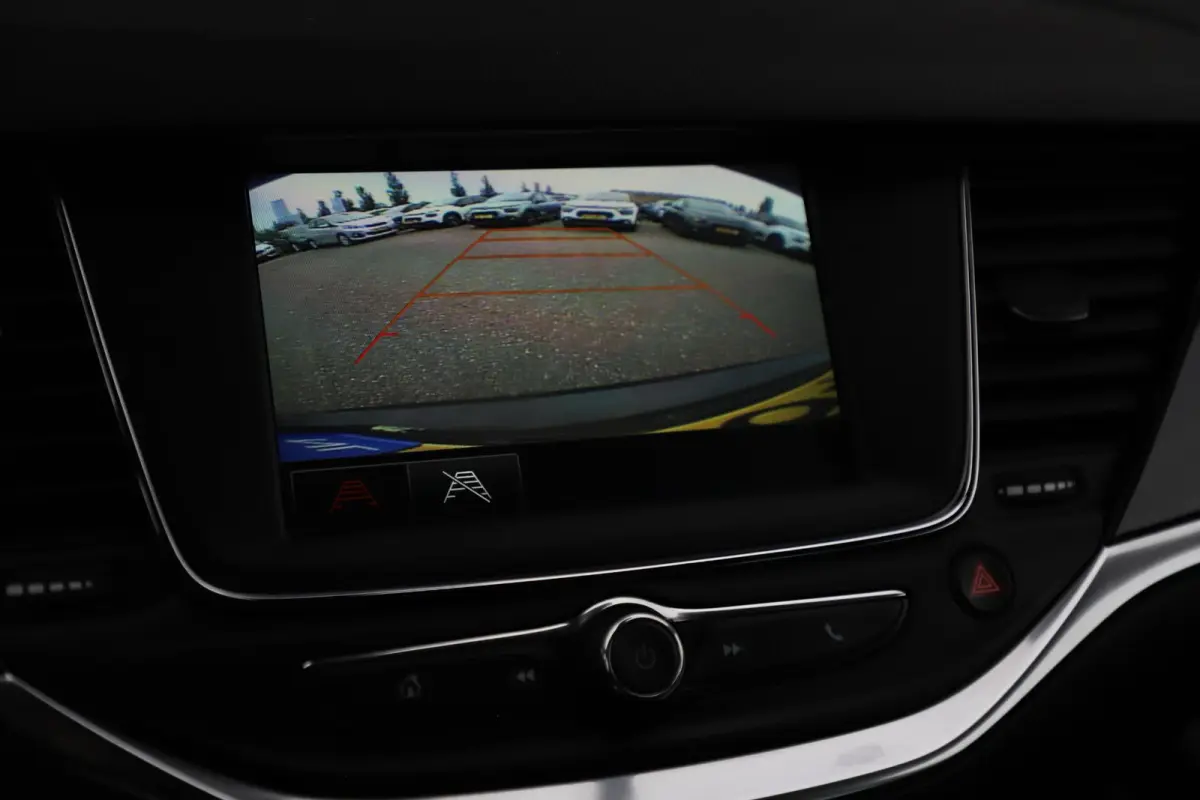 1.2 Design & Tech LMV Navigatie Achteruitrijcamera Carplay Android Climate Cruise Control Rijstrooksensor