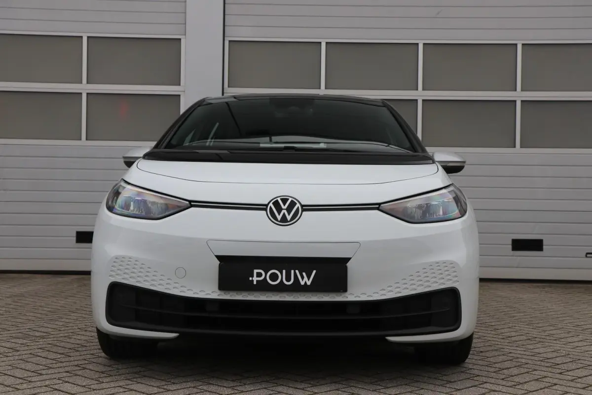 204pk First 58 kWh | SoH 94% | Navigatie | Stoelverwarming | App Connect | Parkeersensoren |