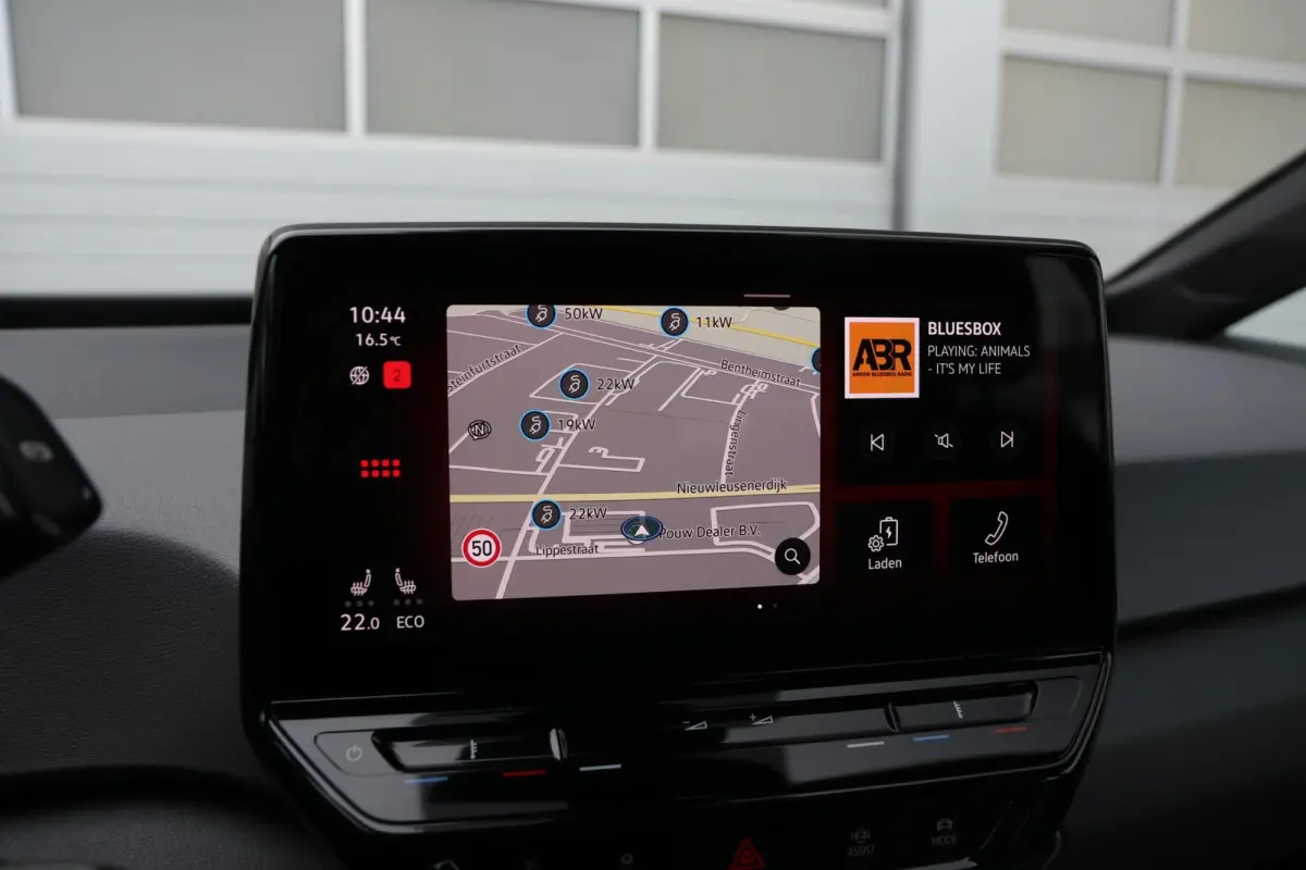 204pk First 58 kWh | SoH 94% | Navigatie | Stoelverwarming | App Connect | Parkeersensoren |