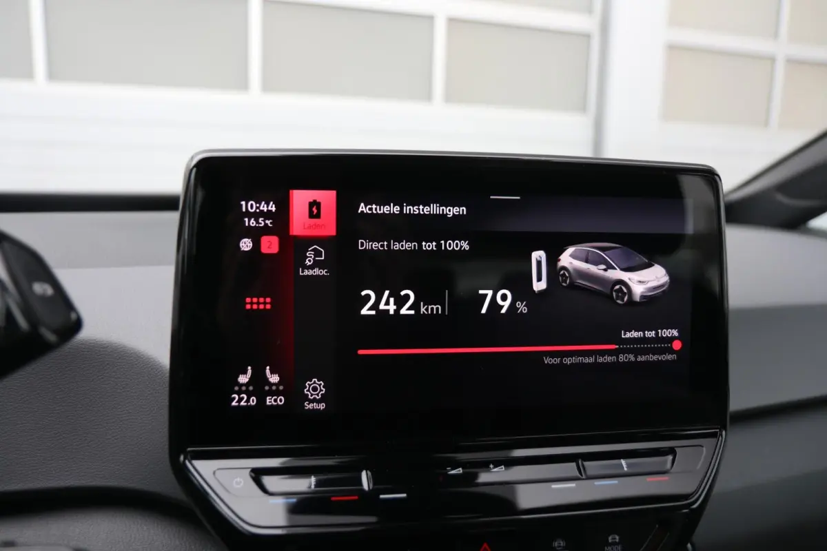 204pk First 58 kWh | SoH 94% | Navigatie | Stoelverwarming | App Connect | Parkeersensoren |
